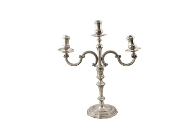 Candelabro a tre fiamme in argento - Asta Preziosi