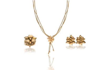 Demi parure con collana, anello e orecchini - Asta Preziosi