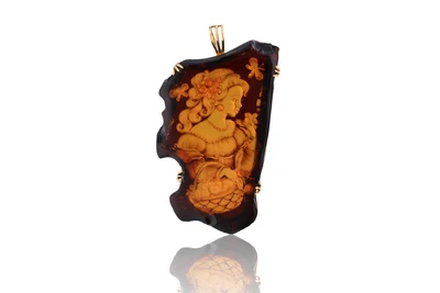 Ciondolo con pietra - Asta Preziosi