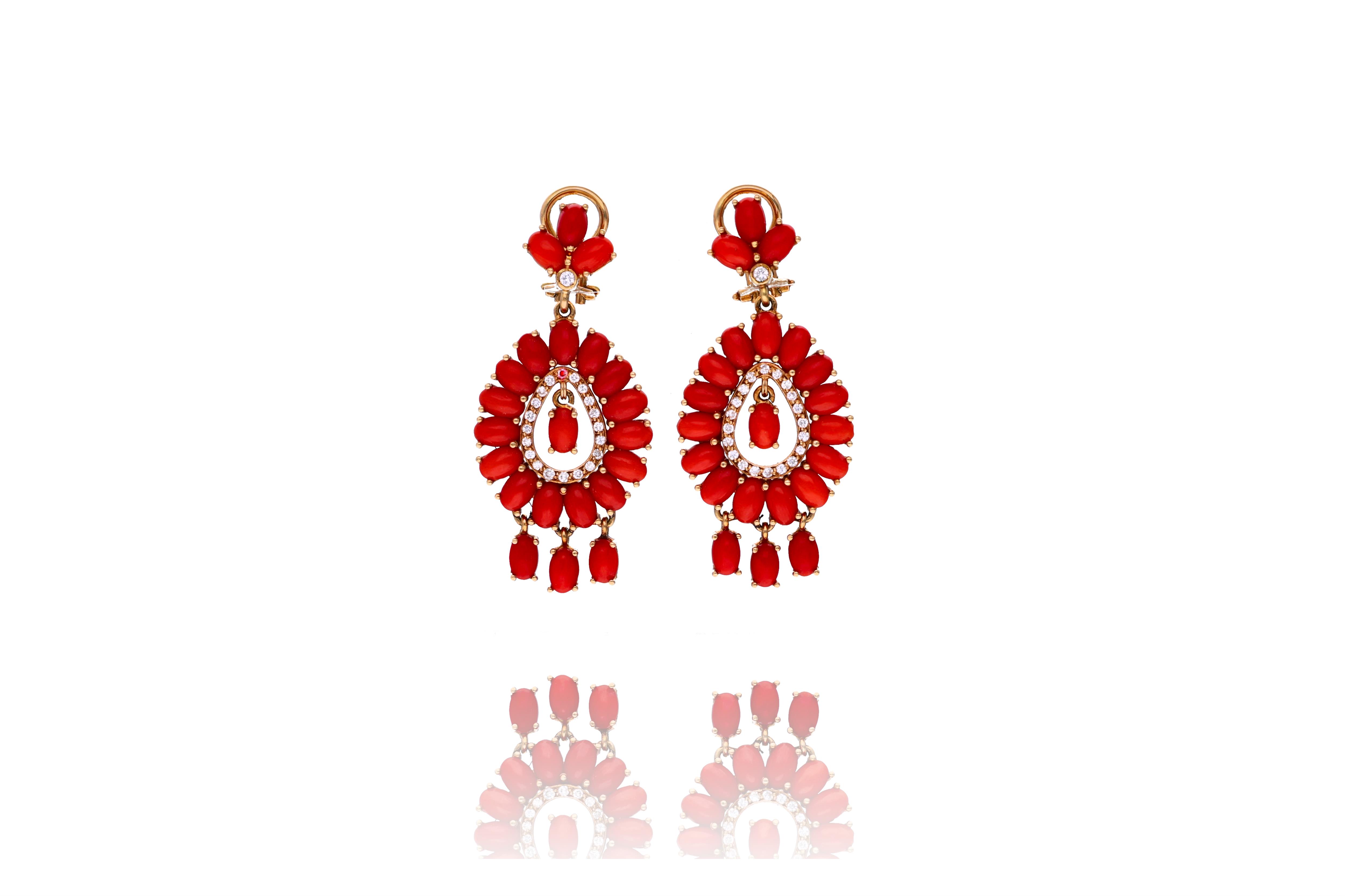 Paio di orecchini con diamanti e coralli - Asta Preziosi