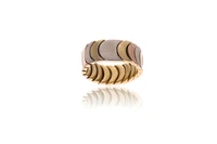 Anello in oro tre colori - Asta Preziosi