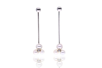 Paio di orecchini con diamanti e perle - Asta Preziosi