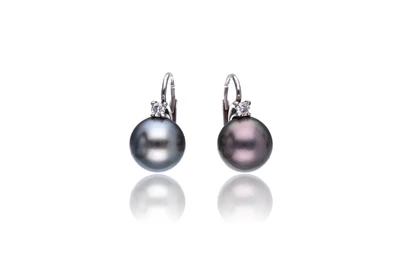 Due orecchini con diamanti e perle - Asta Preziosi