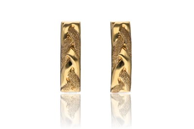 Paio di orecchini in oro - Asta Preziosi