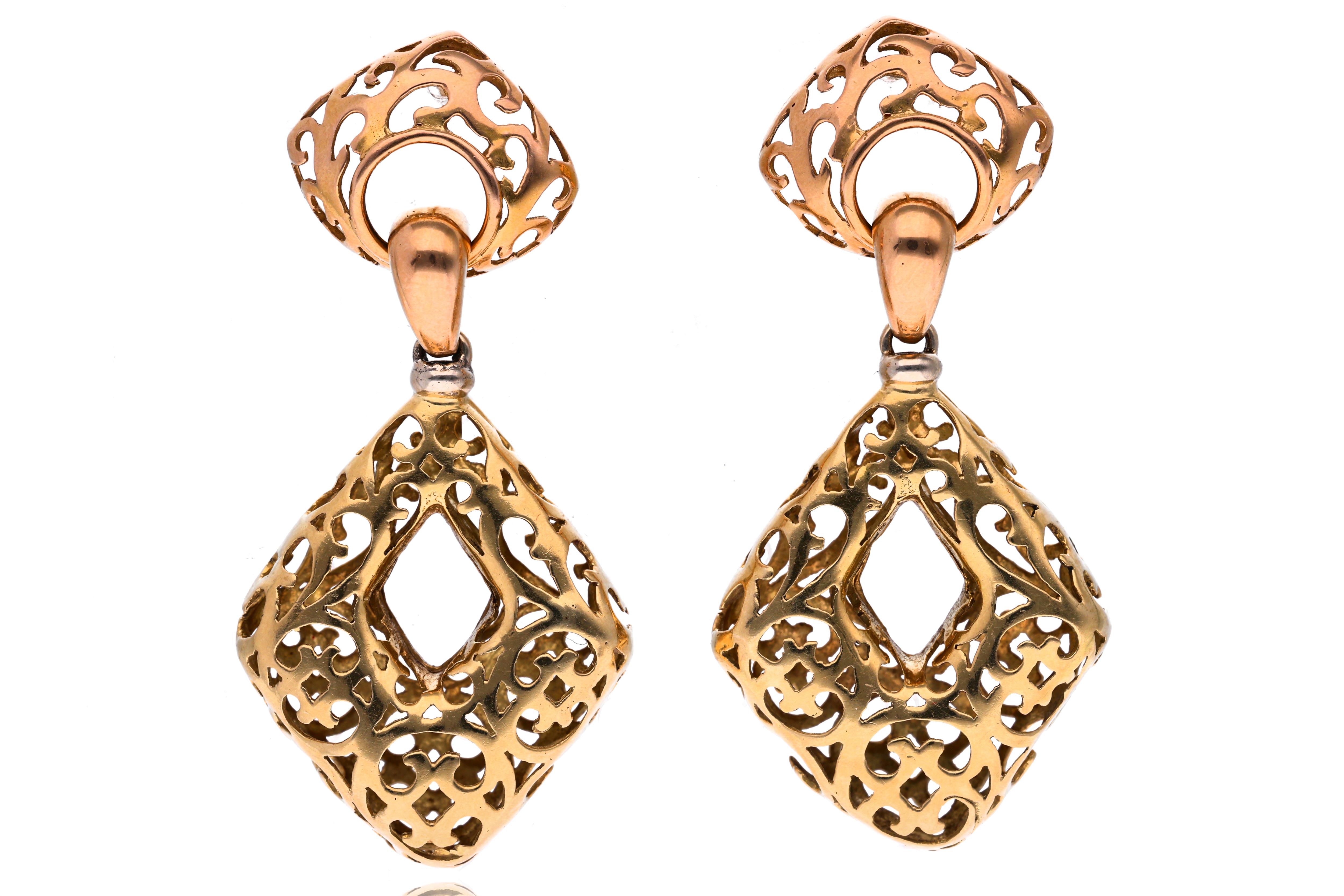 Paio di orecchini in oro - Asta Preziosi