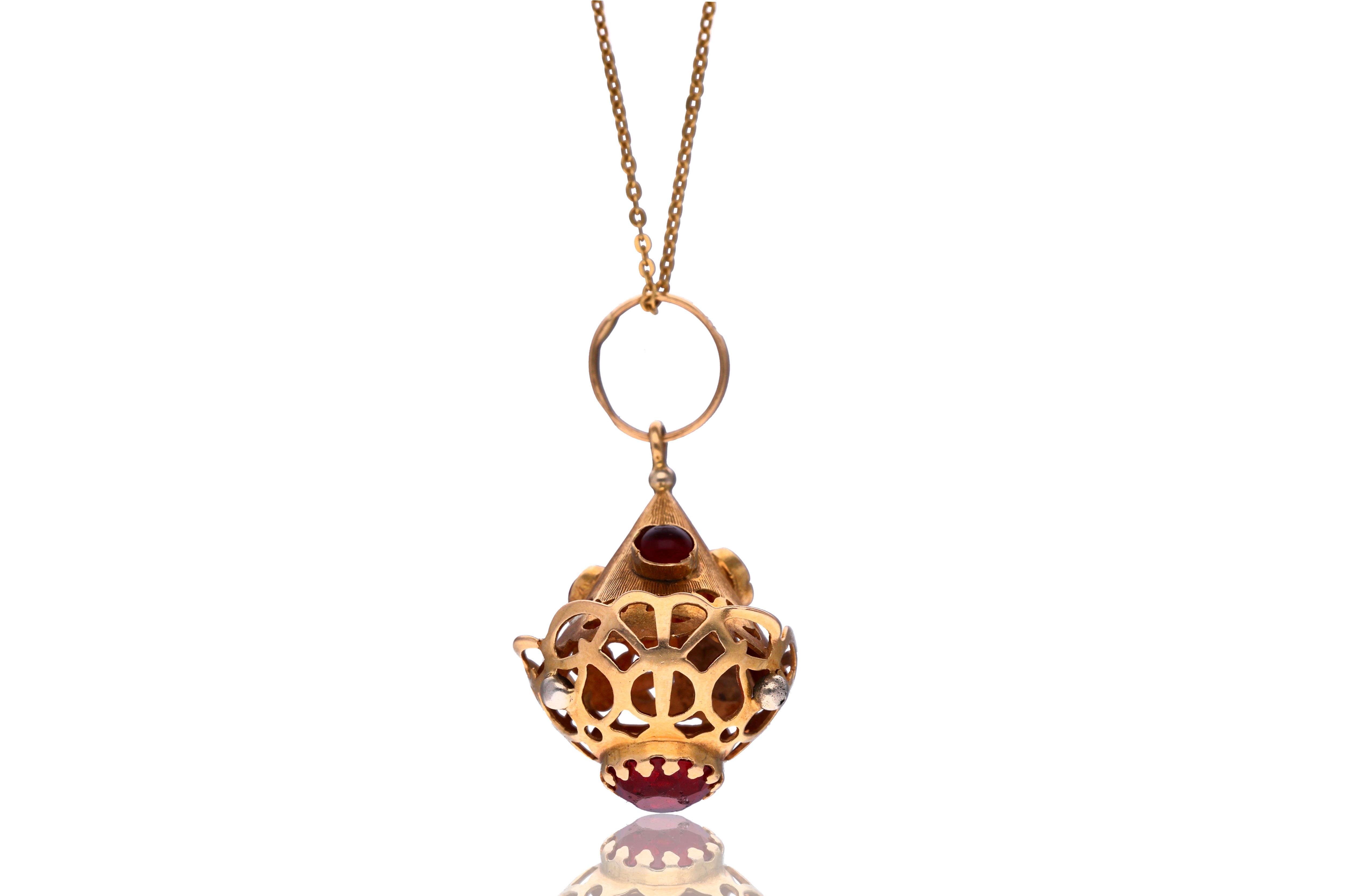 Collana e ciondolo con pietre - Asta Preziosi