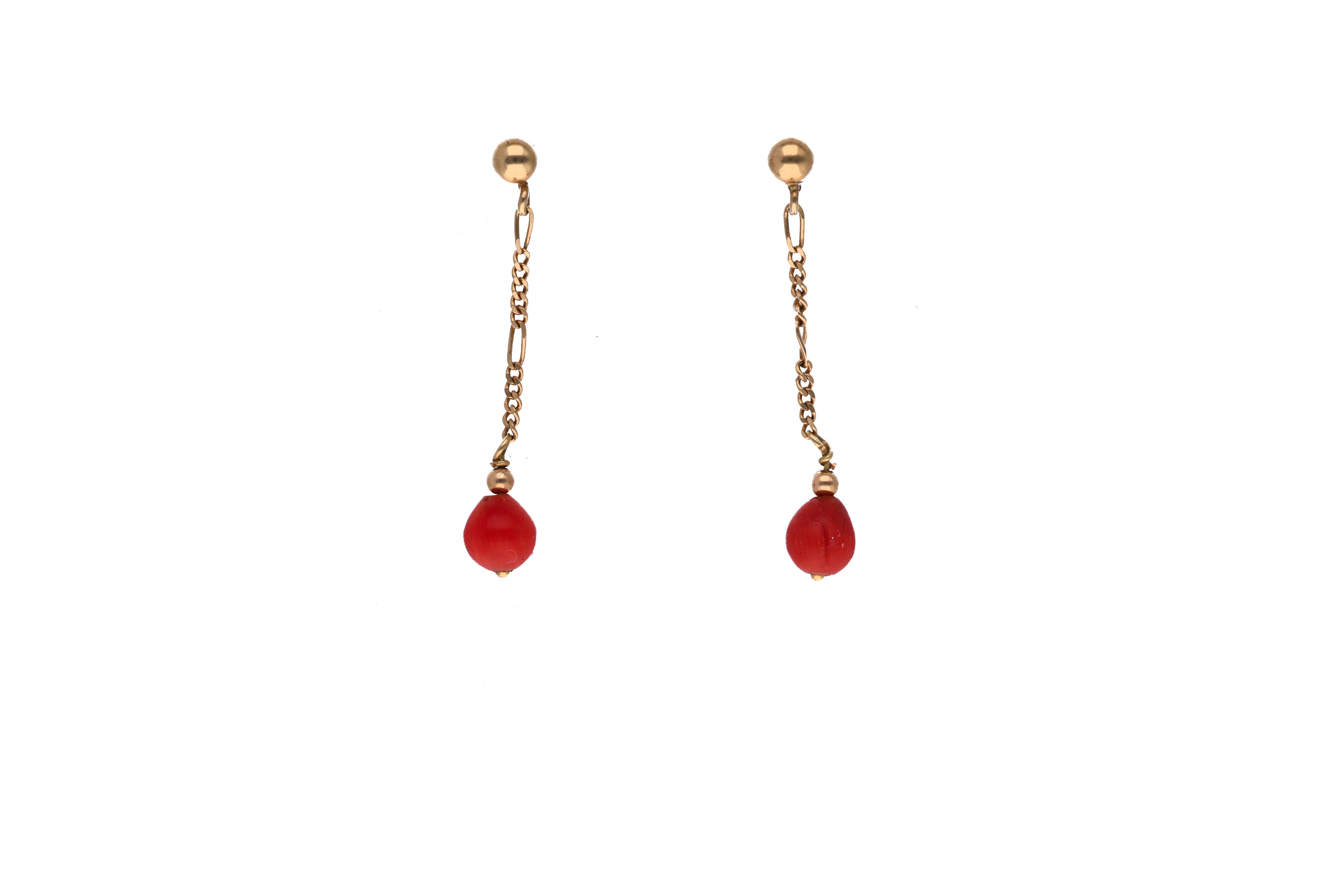 Paio di orecchini con corallo - Asta Preziosi