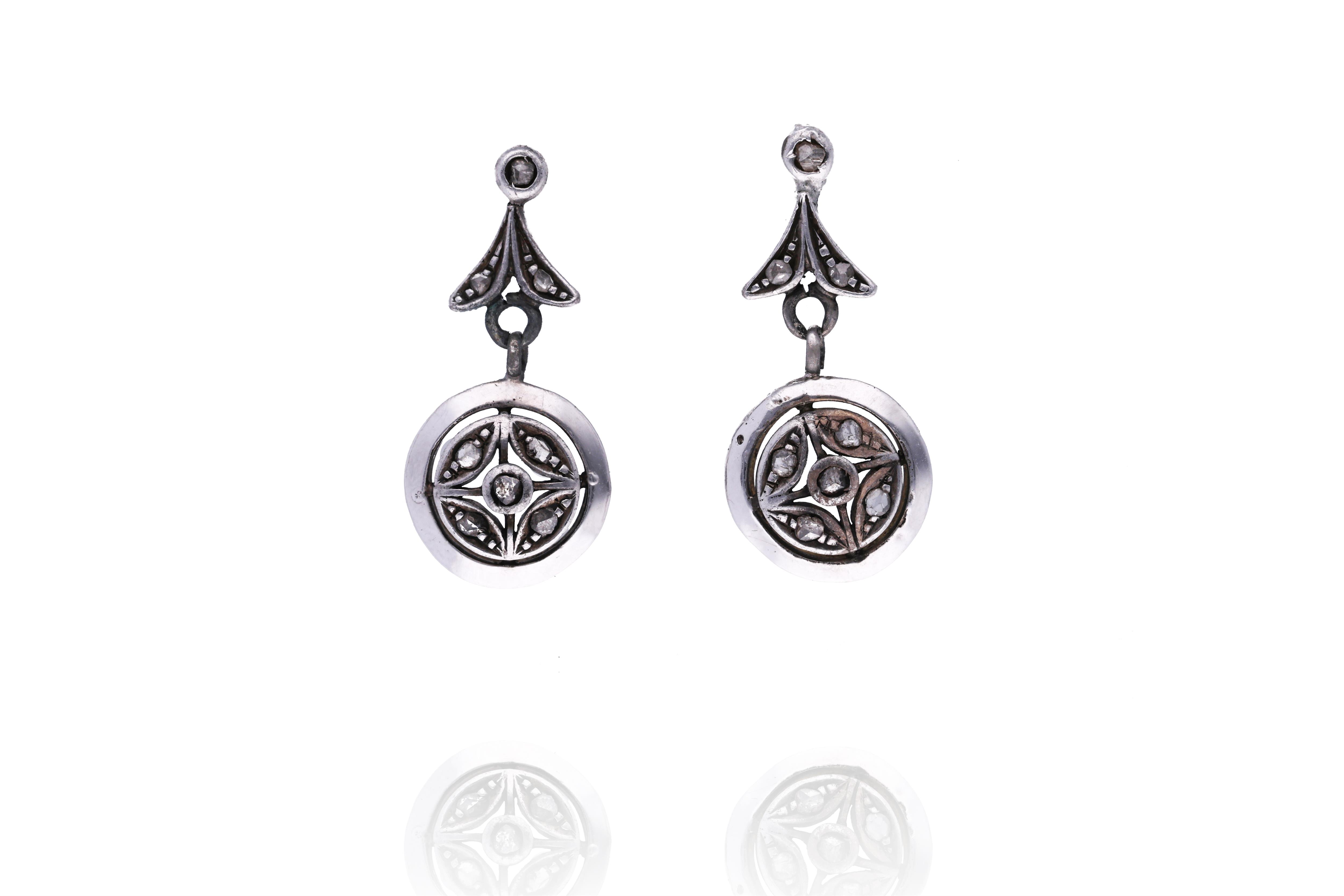 Paio di orecchini con diamanti - Asta Preziosi