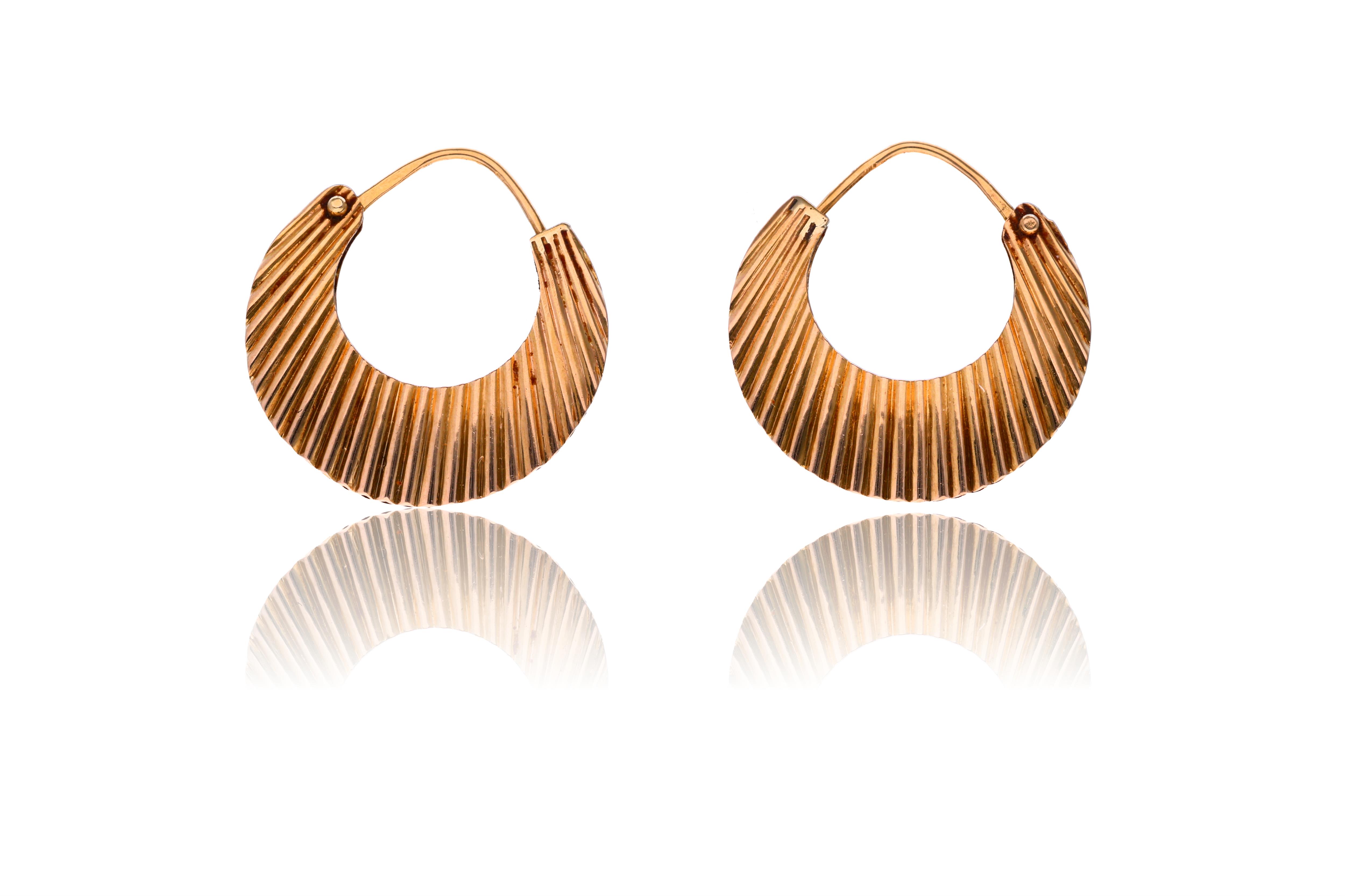 Paio di orecchini in oro - Asta Preziosi