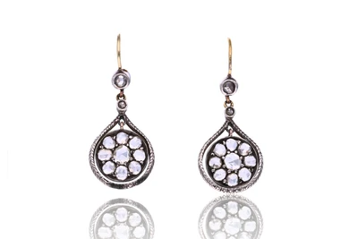 Paio di orecchini con diamanti - Asta Preziosi