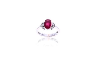 Anello con rubino e diamanti - Asta Preziosi