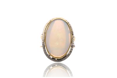 Anello con opale - Asta Preziosi