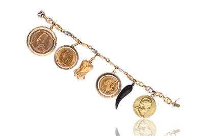Bracciale con ciondoli e monete - Asta Preziosi