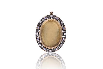 Ciondolo/Spilla porta ritratto con diamanti e zaffiri - Asta Preziosi