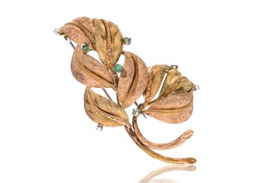 Spilla con diamanti e smeraldi - Asta Preziosi