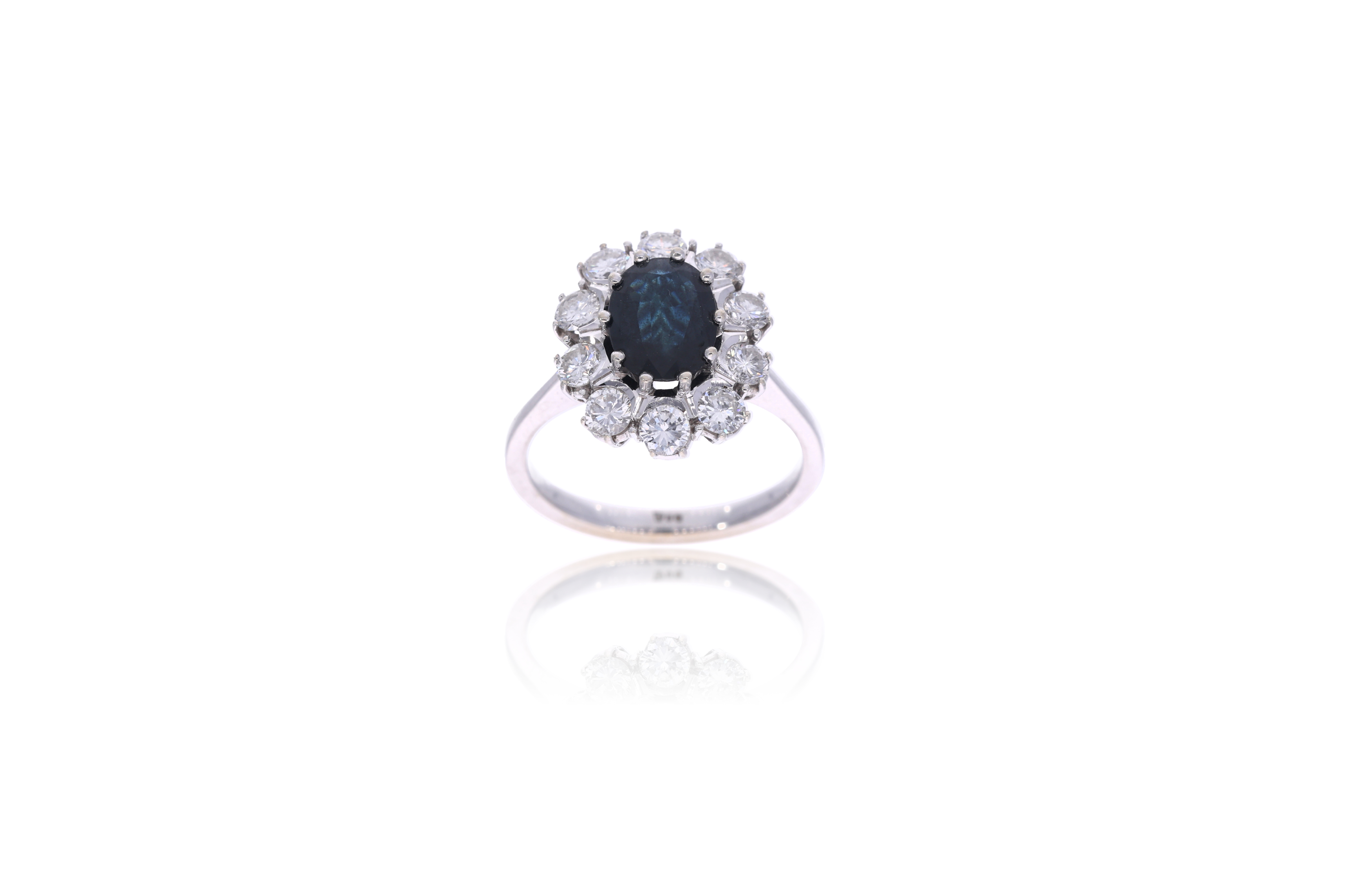 Anello con zaffiro e diamanti - Asta Preziosi