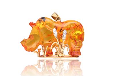 Ciondolo con ambra scolpita raffigurante rinoceronte - Asta Preziosi