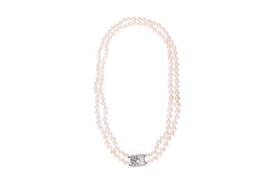 Doppio filo di perle con chiusura in oro e diamanti - Asta Preziosi