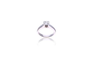 Anello con diamante in oro bianco - Asta Preziosi