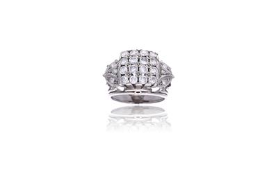 Anello in platino con diamanti - Asta Preziosi