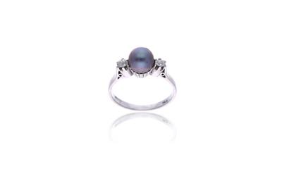 Anello con perla e diamanti - Asta Preziosi