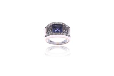 Anello con pietra e diamanti - Asta Preziosi