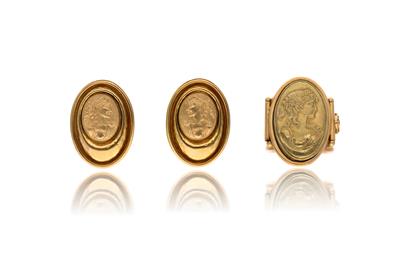 Paio di orecchini, anello in oro - Asta Preziosi