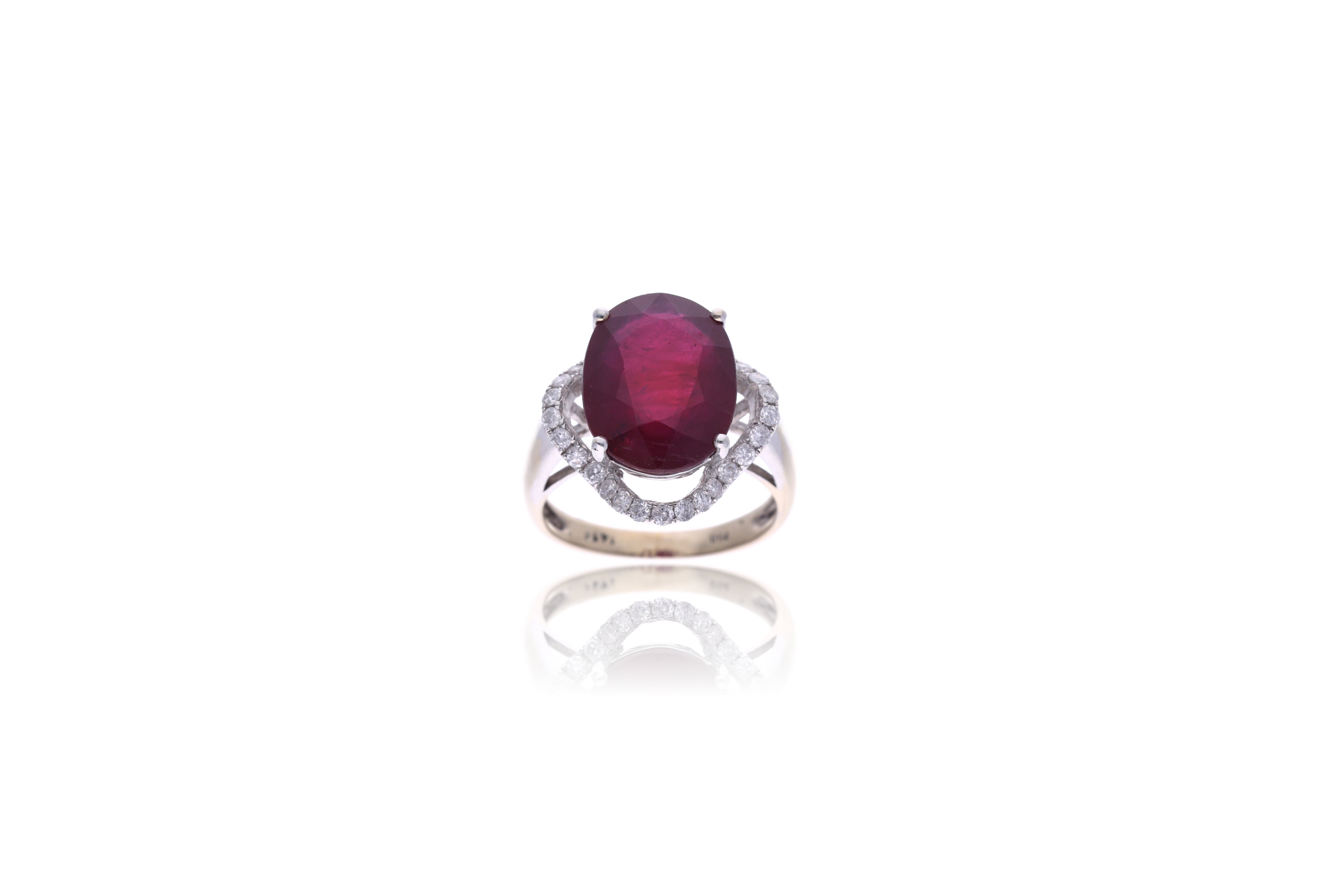 Anello con pietra e diamanti - Asta Preziosi