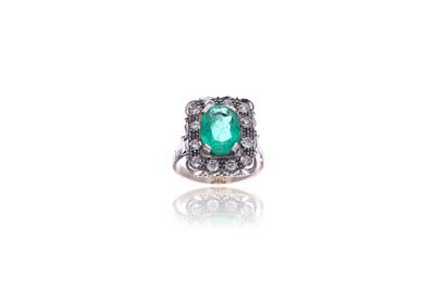 Anello con smeraldo e diamanti - Speciale Gioielli
