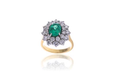 Anello con smeraldo e diamanti - Speciale Gioielli