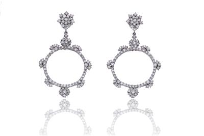 Paio di orecchini in oro con diamanti - Speciale Gioielli