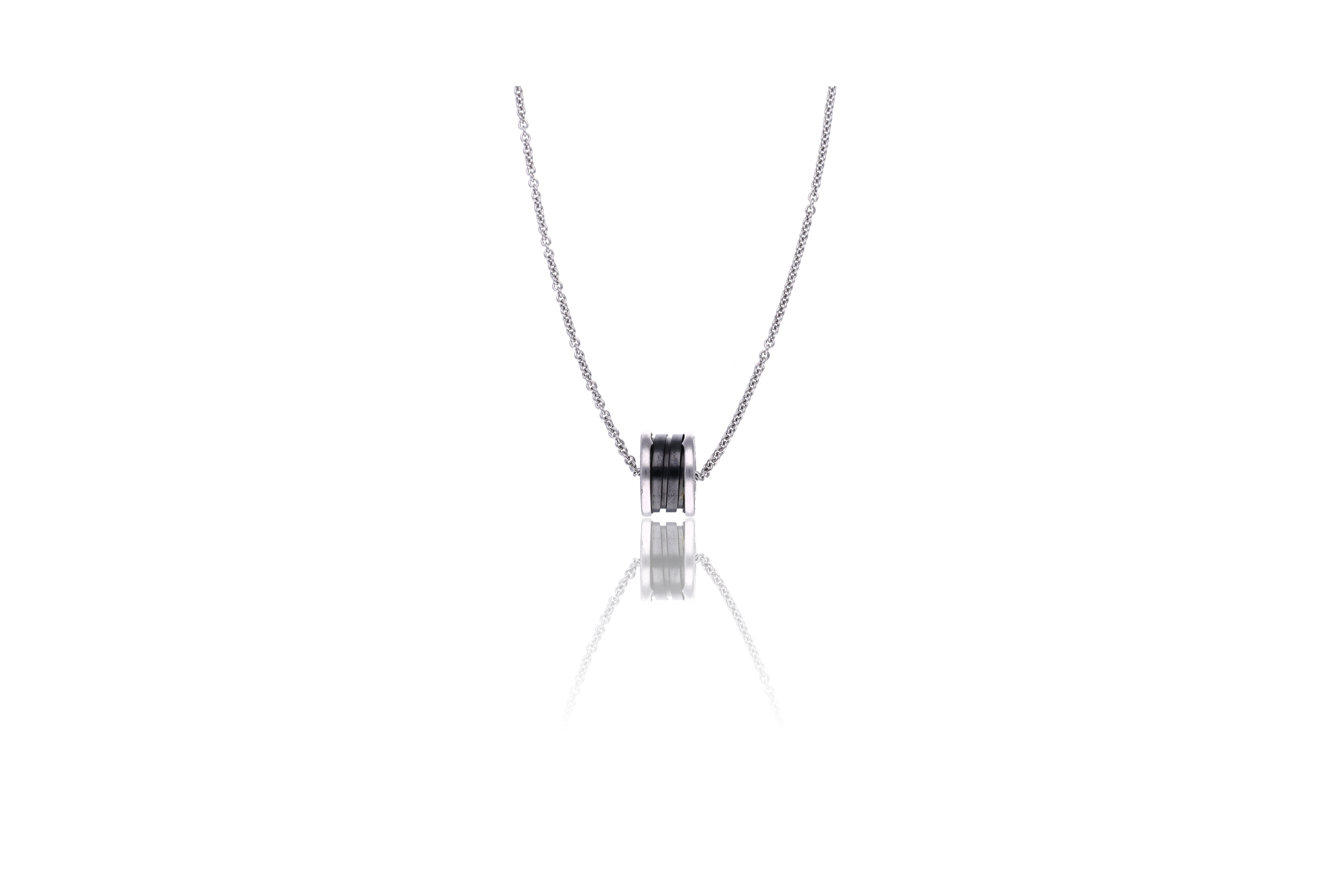 Bulgari, Save the Children, collana e ciondolo con ceramica nera - Asta di San Valentino