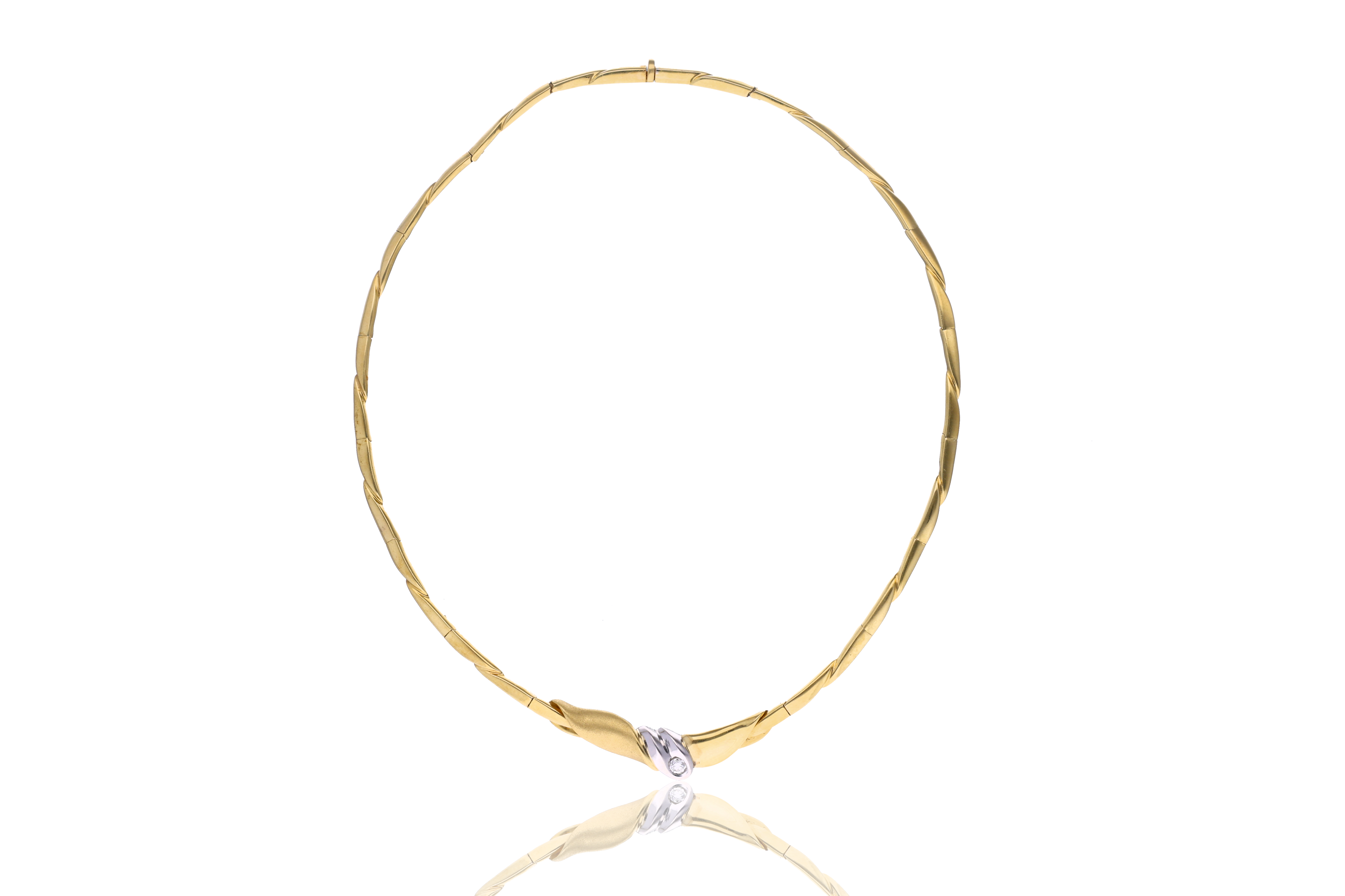 Collana semirigida con diamante - Asta di San Valentino