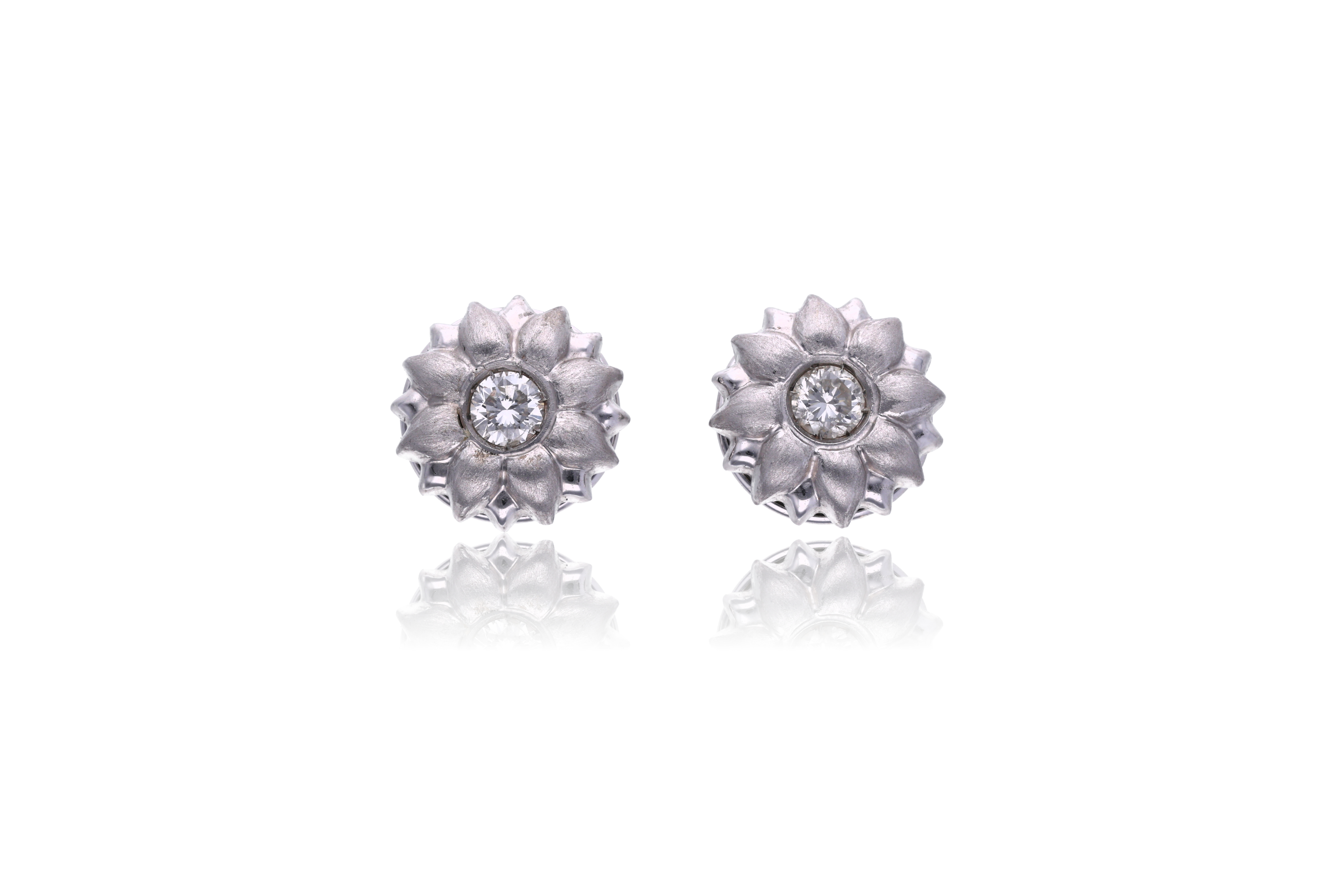 Paio di orecchini con diamanti - Asta di San Valentino