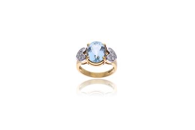 Anello con diamanti e acquamarina - Asta di San Valentino Anello con diamanti e acquamarina - Asta di San Valentino