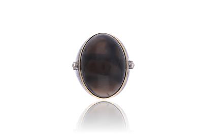 Anello con pietra e diamanti - Asta di San Valentino Anello con pietra e diamanti - Asta di San Valentino