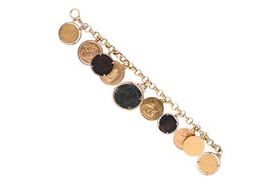 Bracciale con 10 ciondoli - Asta di San Valentino Bracciale con 10 ciondoli - Asta di San Valentino