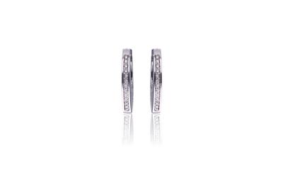 Paio di orecchini con diamanti - Asta di San Valentino Paio di orecchini con diamanti - Asta di San Valentino