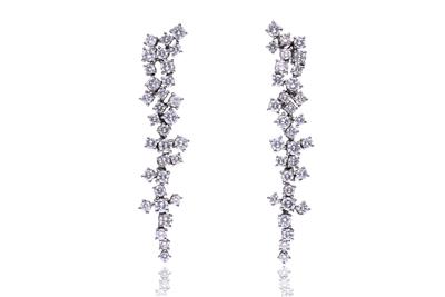 Paio di orecchini con diamanti - Asta di San Valentino Paio di orecchini con diamanti - Asta di San Valentino