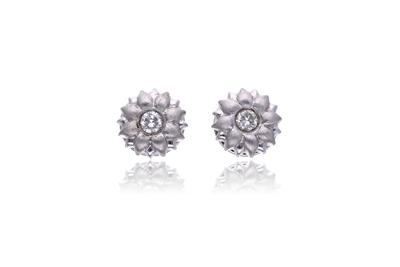 Paio di orecchini con diamanti - Asta di San Valentino Paio di orecchini con diamanti - Asta di San Valentino