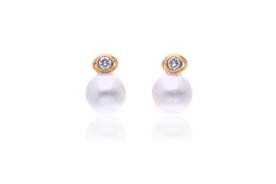 Paio di orecchini con perle e diamanti - Asta di San Valentino Paio di orecchini con perle e diamanti - Asta di San Valentino