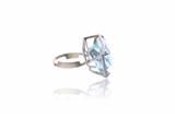 Anello con diamanti e acquamarina - Asta di San Valentino Anello con diamanti e acquamarina - Asta di San Valentino