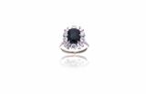 Anello con diamanti e zaffiro - Asta di San Valentino Anello con diamanti e zaffiro - Asta di San Valentino