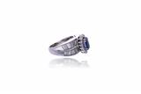 Anello con diamanti e zaffiro - Asta di San Valentino Anello con diamanti e zaffiro - Asta di San Valentino