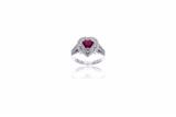 Anello con rubino e diamanti - Asta di San Valentino Anello con rubino e diamanti - Asta di San Valentino
