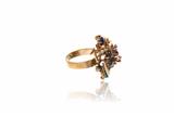 Anello in oro con zaffiri, smeraldi, rubini - Asta di San Valentino Anello in oro con zaffiri, smeraldi, rubini - Asta di San Valentino