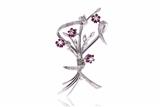 Spilla con diamanti e rubini - Asta di San Valentino Spilla con diamanti e rubini - Asta di San Valentino