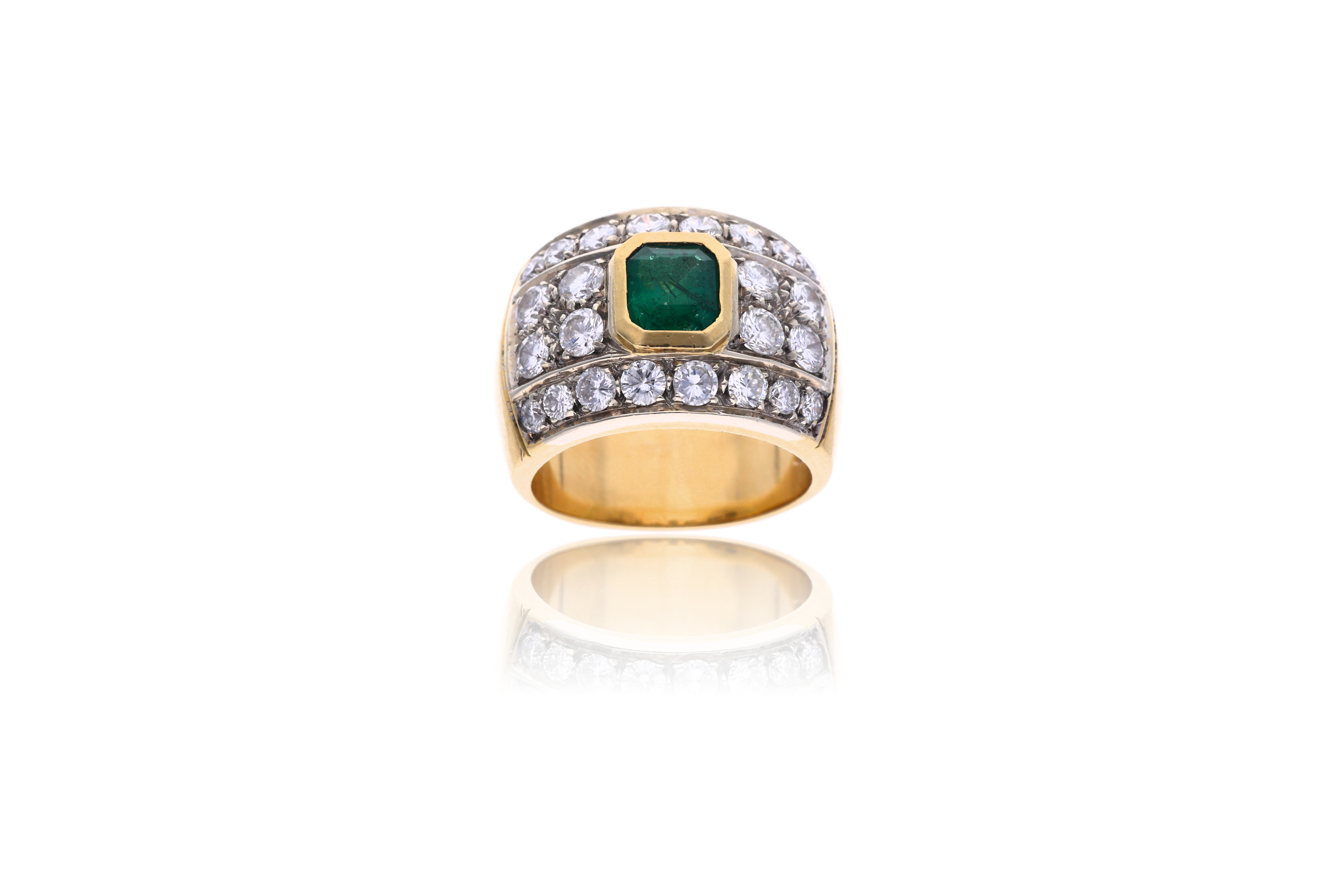 Anello con diamanti e smeraldo - Asta di Pasqua