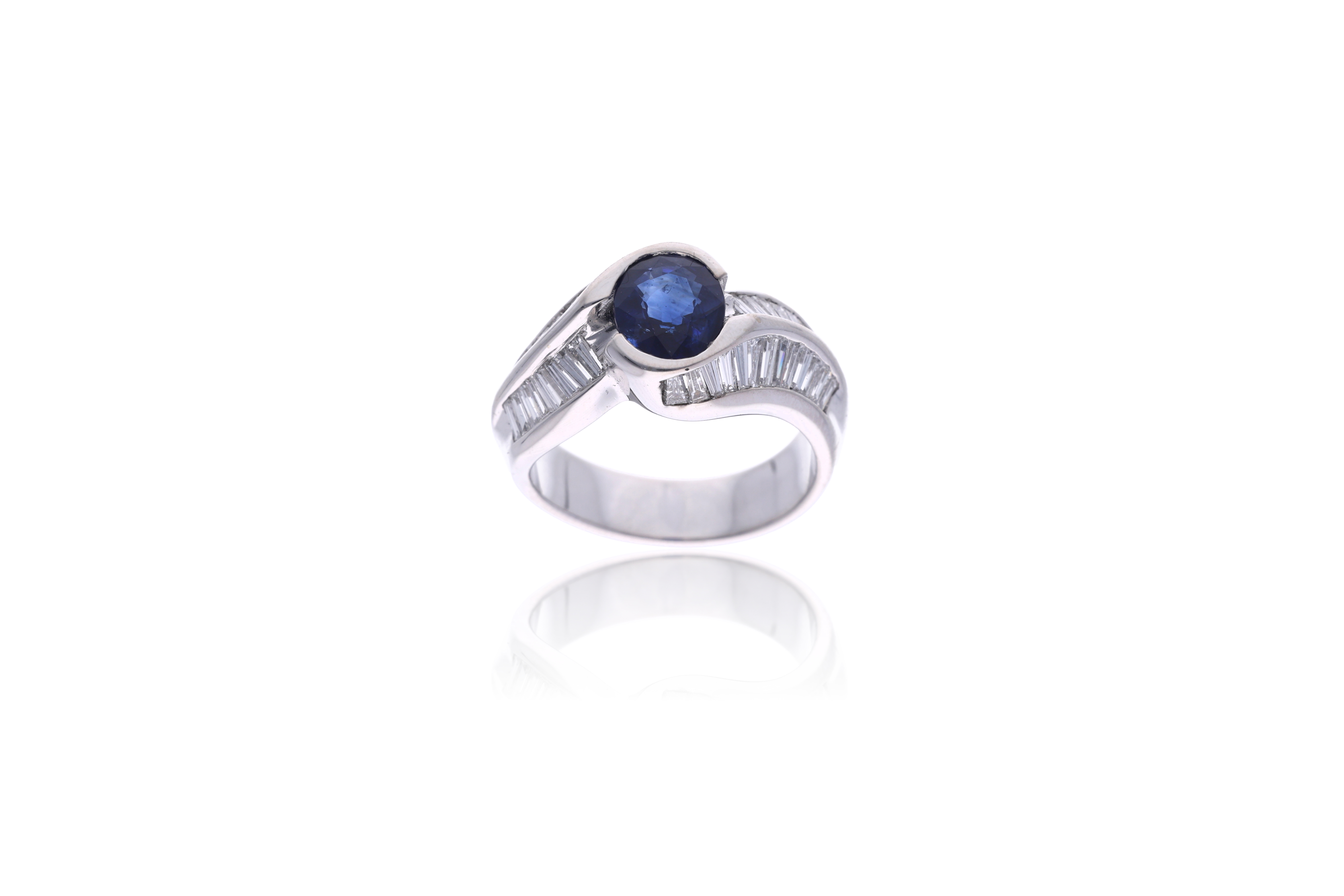 Anello con zaffiro e diamanti - Asta di Pasqua