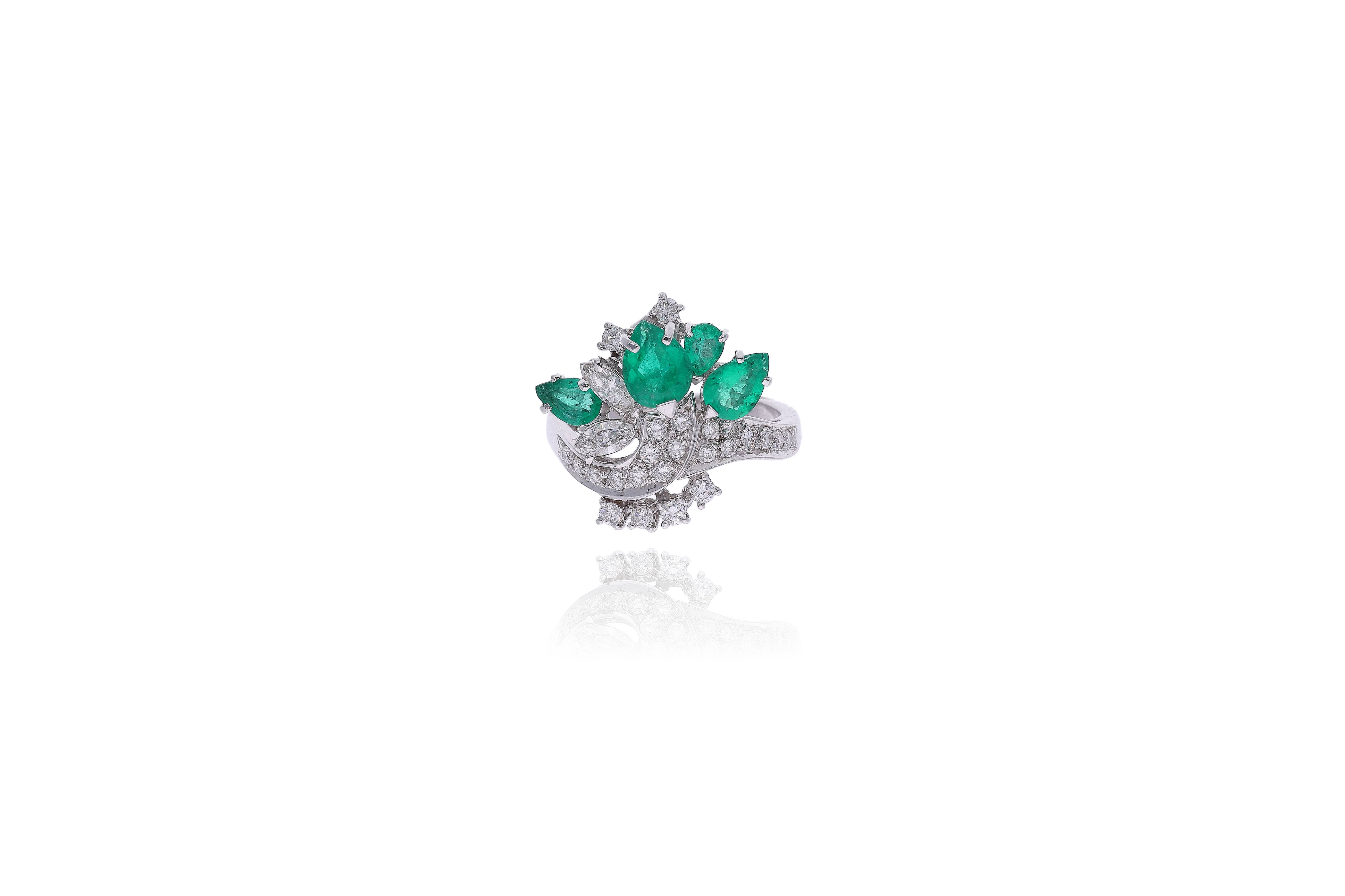 Anello in oro con diamanti e smeraldi - Asta di Pasqua